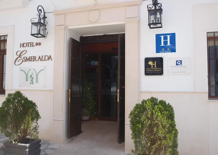 Hotel con piscina: Hotel Esmeralda